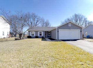 1110 Applewood Ln, Algonquin, IL 60102