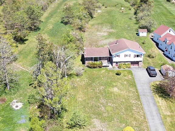 3rd image of 445 Sandy Cove Rd