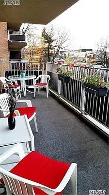 Sold by Douglas Elliman | media 29