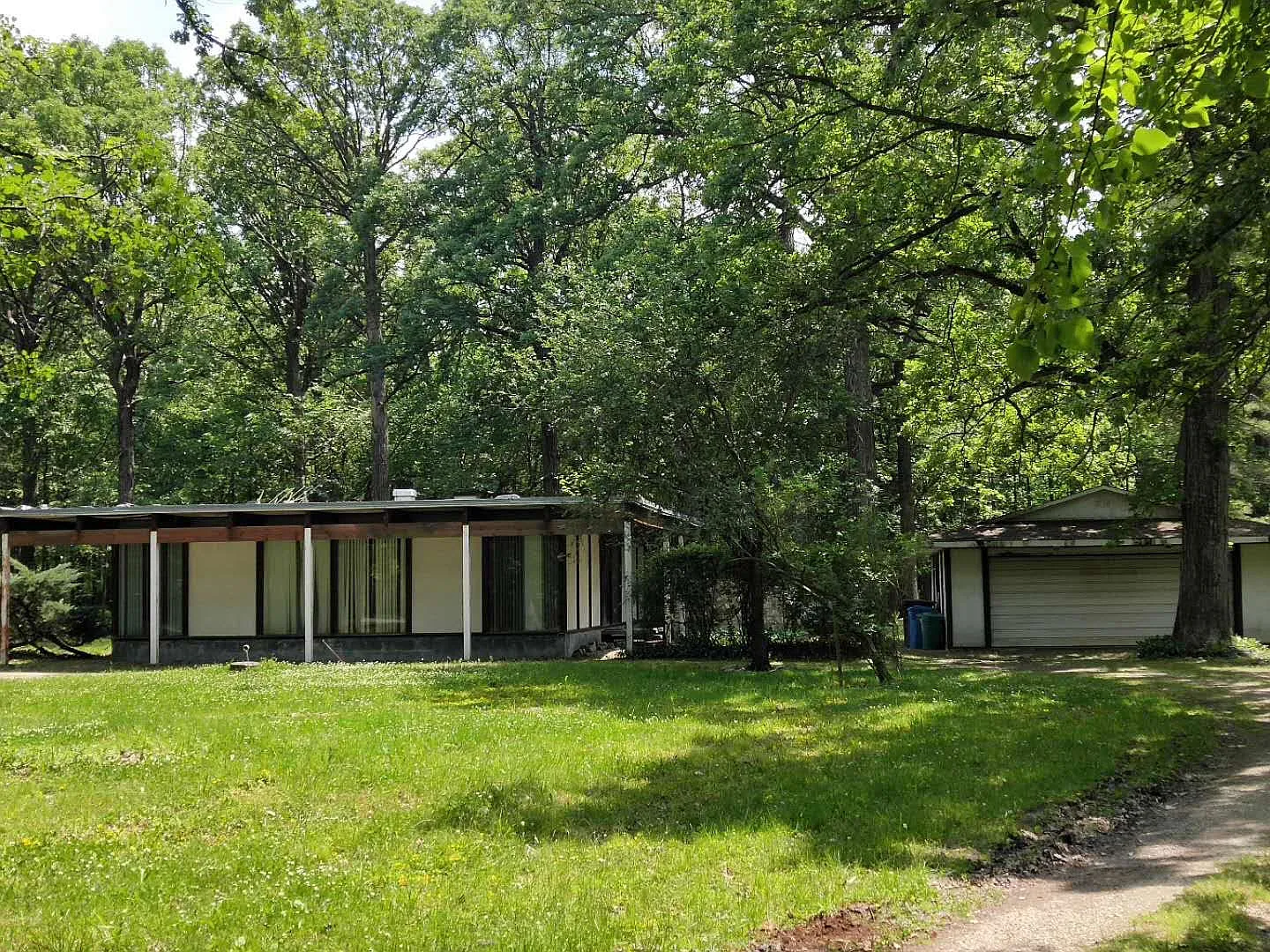345 Thornmeadow Rd photo 1