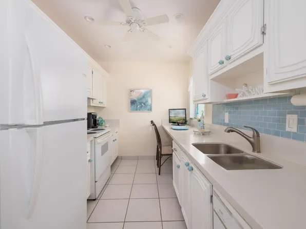 2340 SW 22nd Ave APT 302, Delray Beach, FL 33445