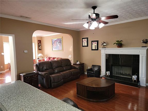 4th image of 2595 Barkley Manor Dr