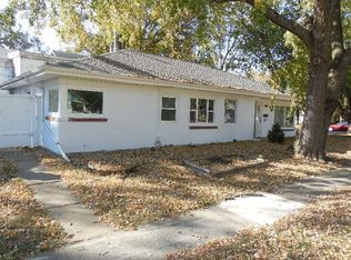 527 W 9th Ave, Emporia, KS 66801