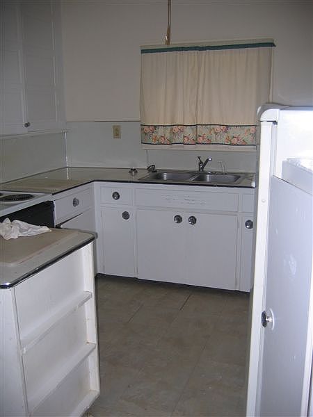 Brownell kitchen