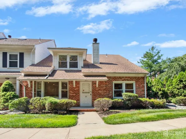 22 Harwich Ct, Scotch Plains, NJ 07076