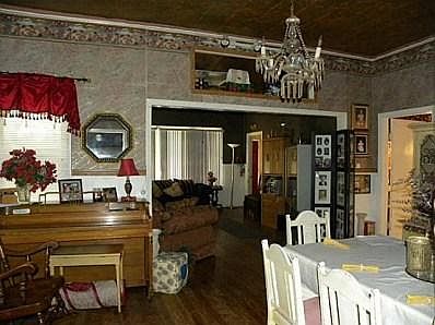 3rd image of 215 S Avenue O