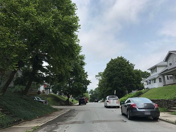 5th image of 2442 Wayne Ave