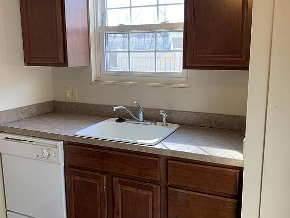 4th image of 7970 Mentor Ave #6