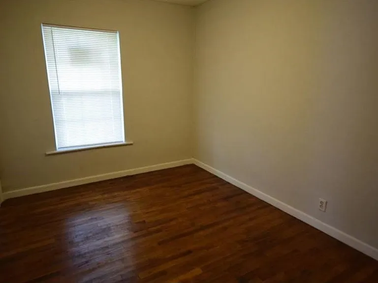 1606 Sycamore Pl — Photo 6