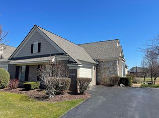 16860 Lochmoor Cir E, Northville, MI 48168