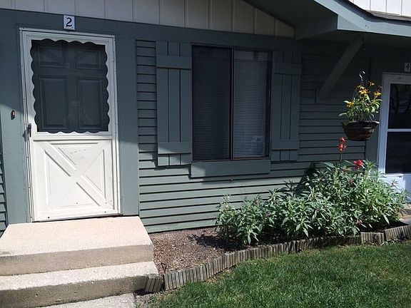 2nd image of 2S775 Winchester Cir E #60-2