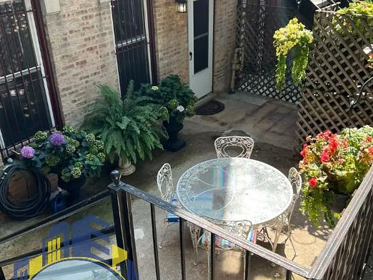 West Town Apartments! — Photo 10