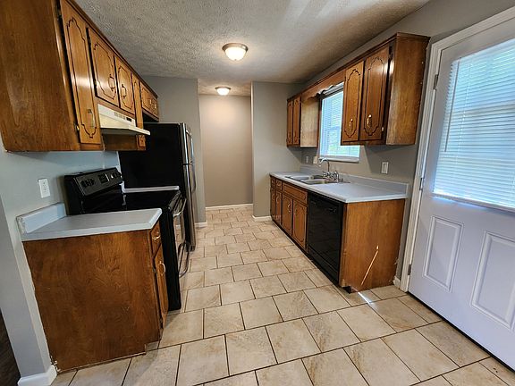 4th image of 3433 Sandpiper Dr