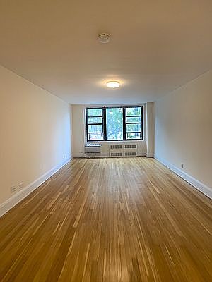 1st image of 127 E 15th St #2