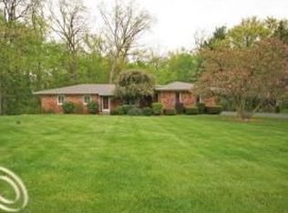 7162 Brentwood Dr, Brighton, MI