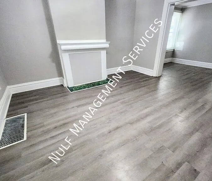 1210 Maple Ave #2 — Photo 2