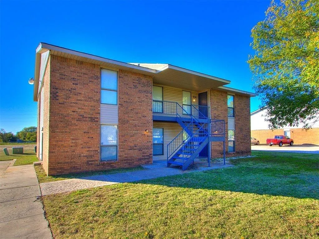 2 bed, 929 sqft, $1,000 — Photo 1