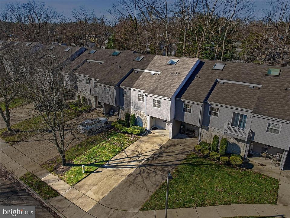 1st image of 36 Harbor Dr
