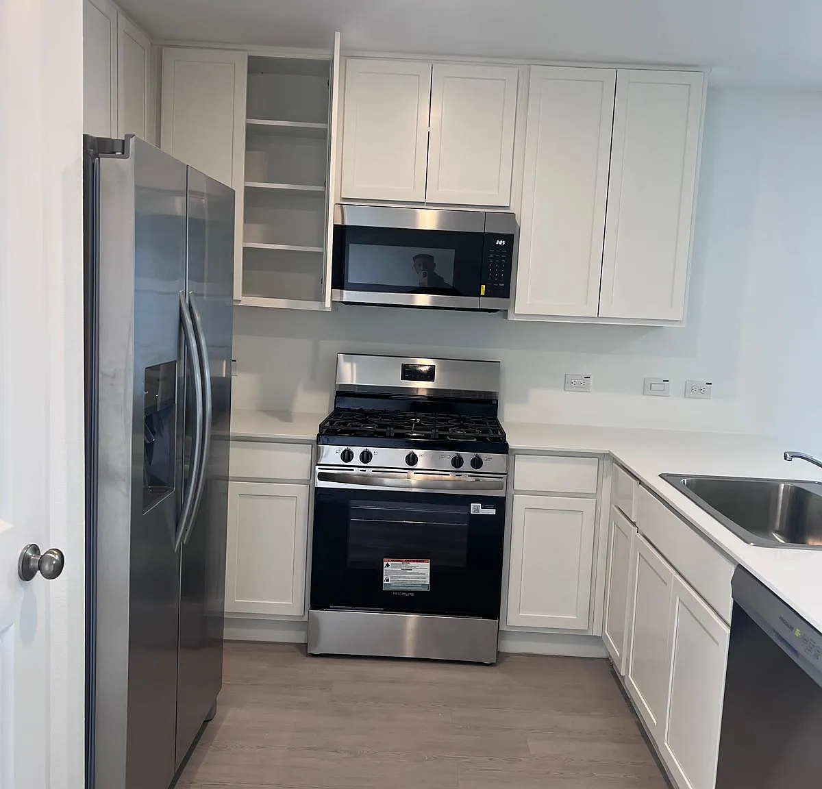 3 bed, 1411 sqft, $1,725 — Photo 4