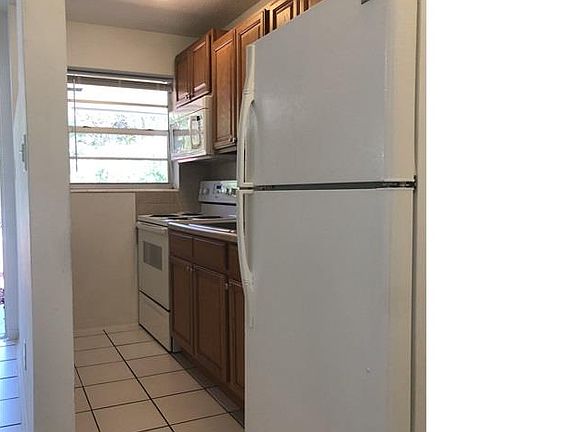 5th image of 1103 SW 15th Ave APT 7