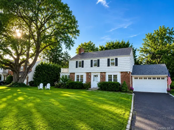 107 Dogwood Lane, Manhasset, NY 11030