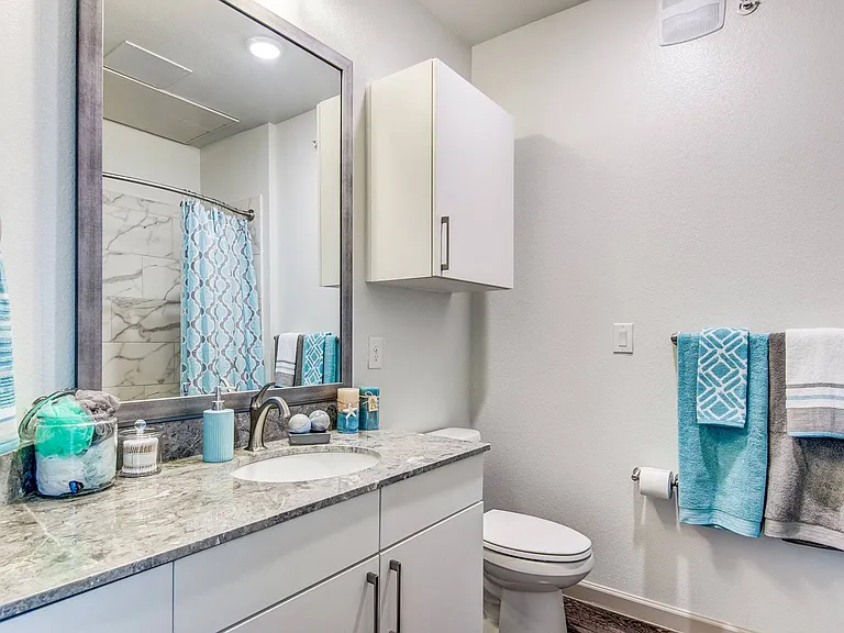 Hebron 121 Station Apartments — Photo 14