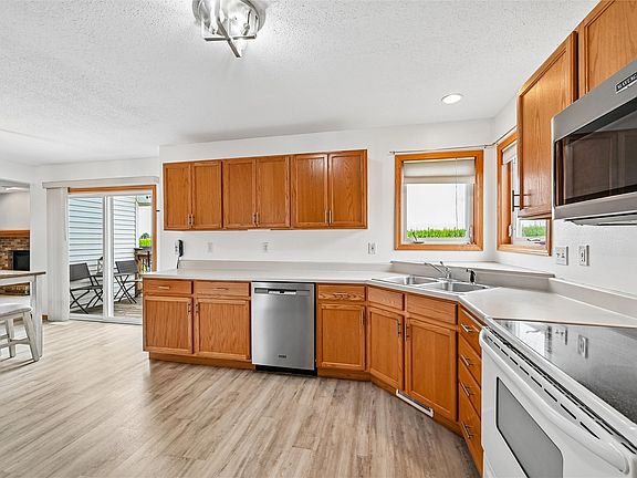 5th image of 7306 Prairie Heights Dr SW