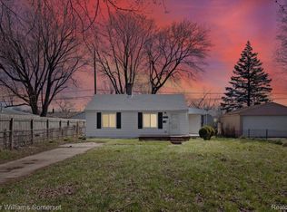 21930 Elroy Ave, Warren, MI 48089