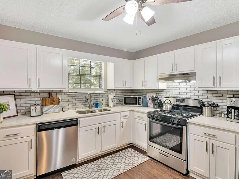 1114 Falling Water Dr SE — Photo 9