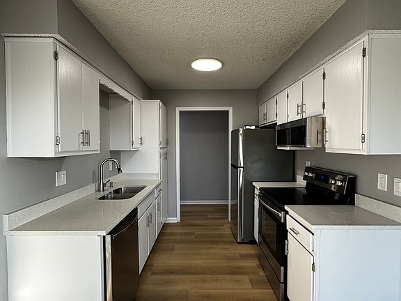 4th image of 18908 Manor Dr #18908