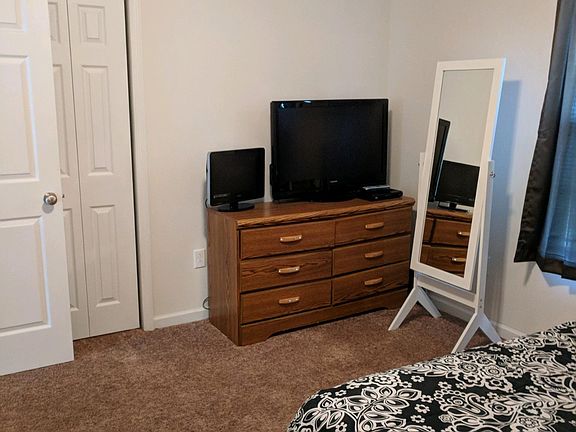 5th image of 2426 Ella Dr SE