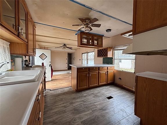 3rd image of 67 Lakeview Rd