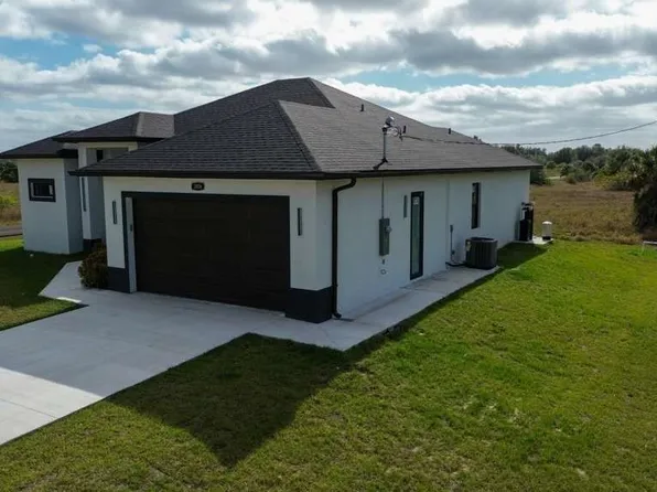 3806 E 18th St, Lehigh Acres, FL 33972