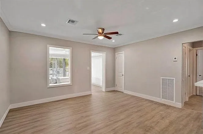 819 SW 10th Ter — Photo 6