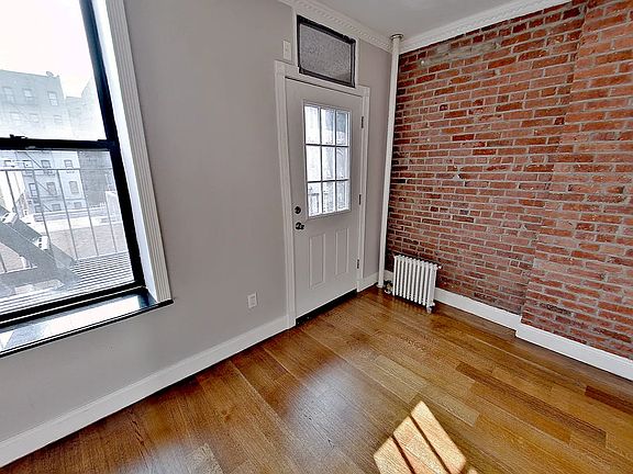 4th image of 171 E 102nd St APT 4W
