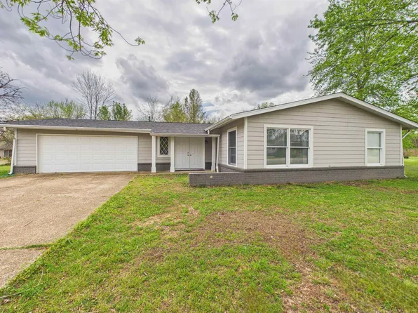 401 Bomber Blvd, Mountain Home, AR 72653