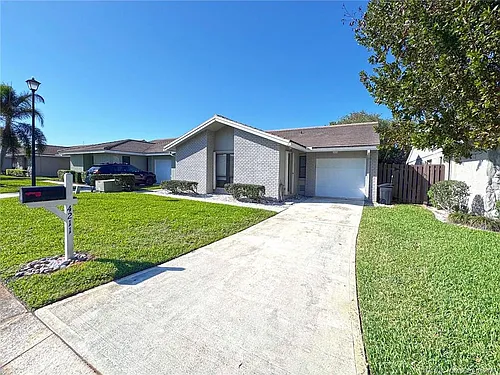 4211 SW Egret Pond Ter Photo 1