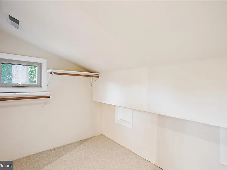 8509 Cyrus Pl — Photo 27