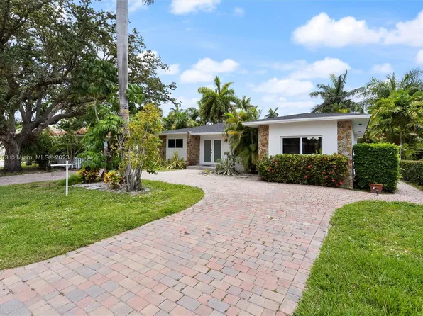 7731 Coquina Dr, North Bay Village, FL 33141