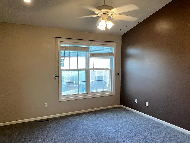 7866 Old Carriage Ct #7866 — Photo 17
