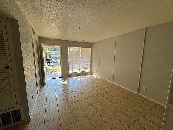 3rd image of 4105 Acree St