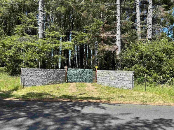 1090 Kellogg Rd, Crescent City, CA 95531
