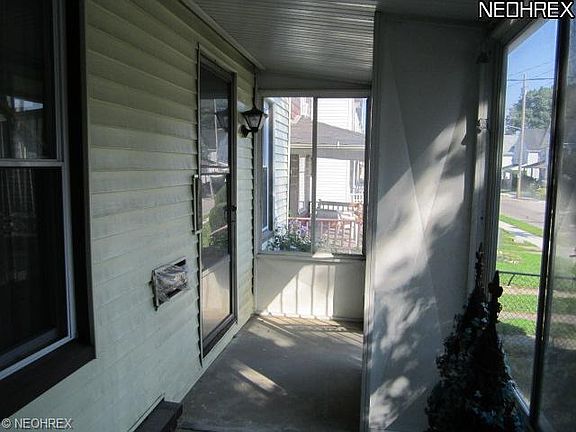 4th image of 1272 E 113th St
