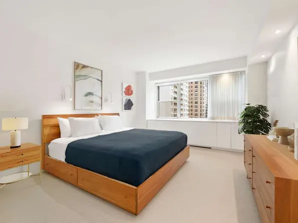 150 East 69th Street image 9 of 12