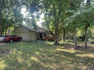 5417 SW West Dr, Topeka, KS 66606