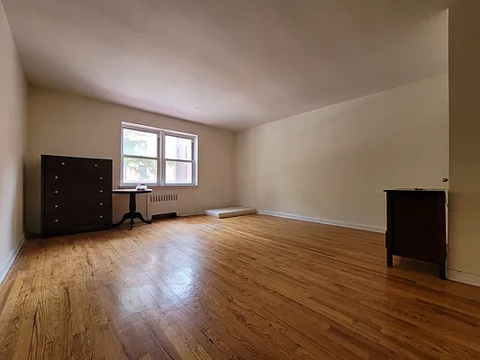 Rented by Julien Aractingi, LREB | media 18