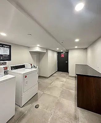 4th image of 418 Suydam St APT 4A