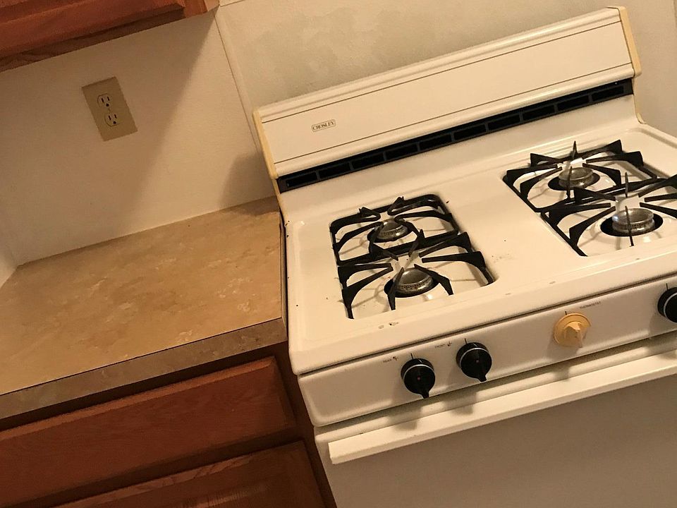 2nd image of 122 N Maple St