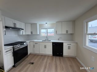 55 Sugar St Unit 17, Newtown, CT 06470