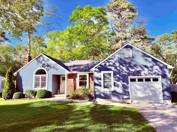 535 Holly Brook Dr, Absecon, NJ 08205